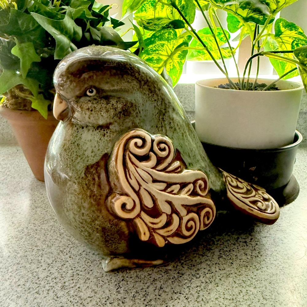 Vintage Ganz CBK Green Pigeon Bird With Tail Up Ceramic Resin Figurine